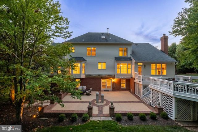 2487 OAKTON HILLS DR, Oakton, VA 22124