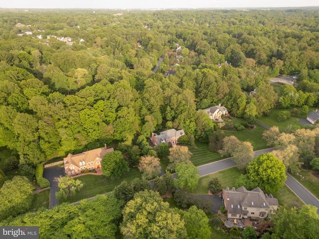 2487 OAKTON HILLS DR, Oakton, VA 22124