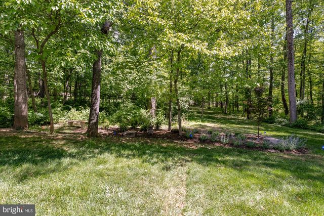 2487 OAKTON HILLS DR, Oakton, VA 22124