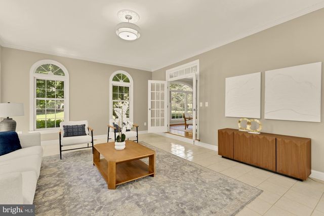 2487 OAKTON HILLS DR, Oakton, VA 22124