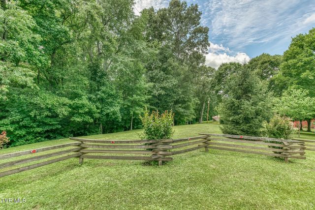 167 Country Acres Drive, Elizabethton, TN 37643