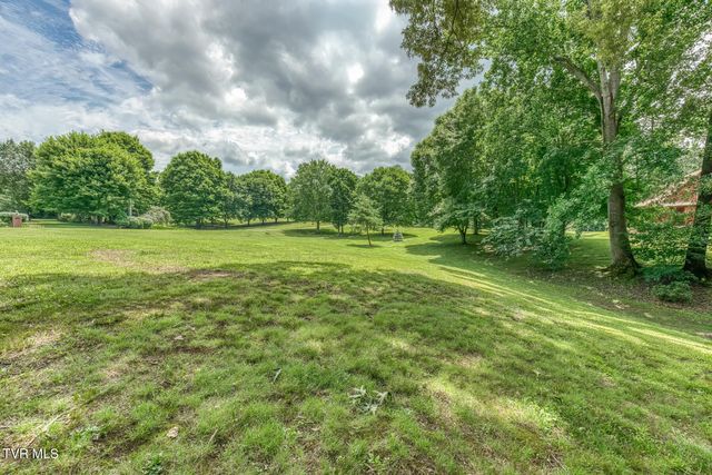 167 Country Acres Drive, Elizabethton, TN 37643