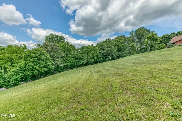 167 Country Acres Drive, Elizabethton, TN 37643
