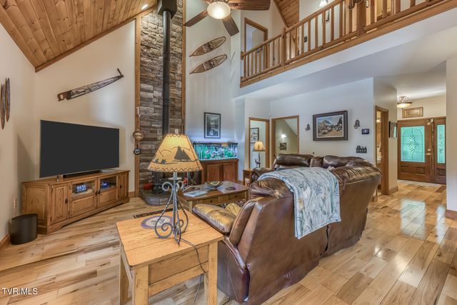 167 Country Acres Drive, Elizabethton, TN 37643