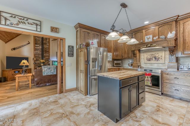 167 Country Acres Drive, Elizabethton, TN 37643