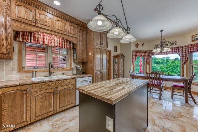 167 Country Acres Drive, Elizabethton, TN 37643