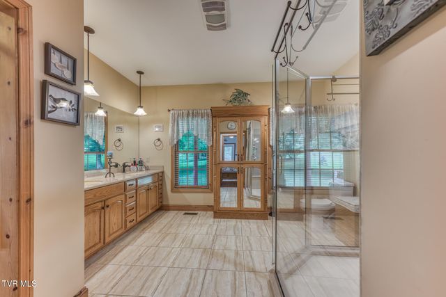 167 Country Acres Drive, Elizabethton, TN 37643