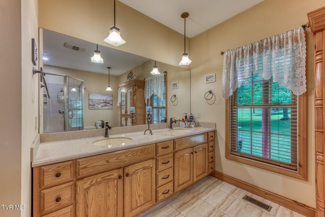 167 Country Acres Drive, Elizabethton, TN 37643