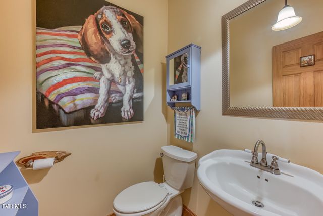 167 Country Acres Drive, Elizabethton, TN 37643