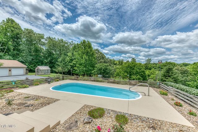 167 Country Acres Drive, Elizabethton, TN 37643