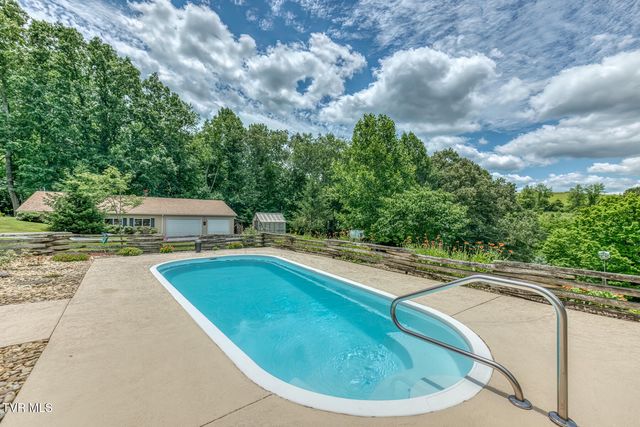 167 Country Acres Drive, Elizabethton, TN 37643