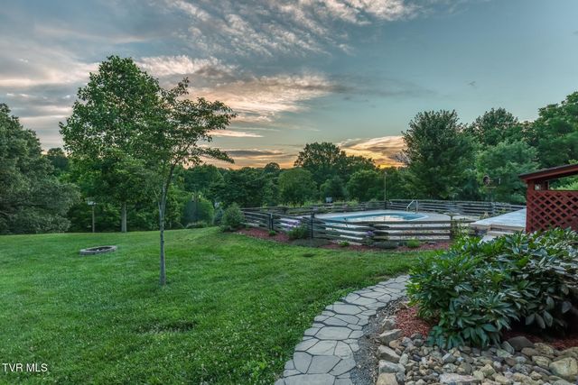 167 Country Acres Drive, Elizabethton, TN 37643