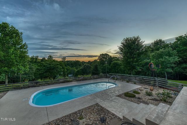 167 Country Acres Drive, Elizabethton, TN 37643