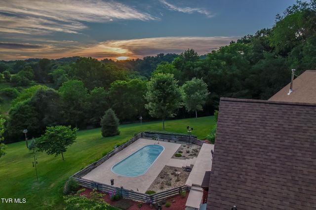 167 Country Acres Drive, Elizabethton, TN 37643