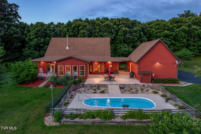 167 Country Acres Drive, Elizabethton, TN 37643