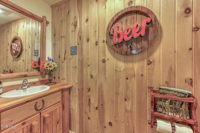 167 Country Acres Drive, Elizabethton, TN 37643