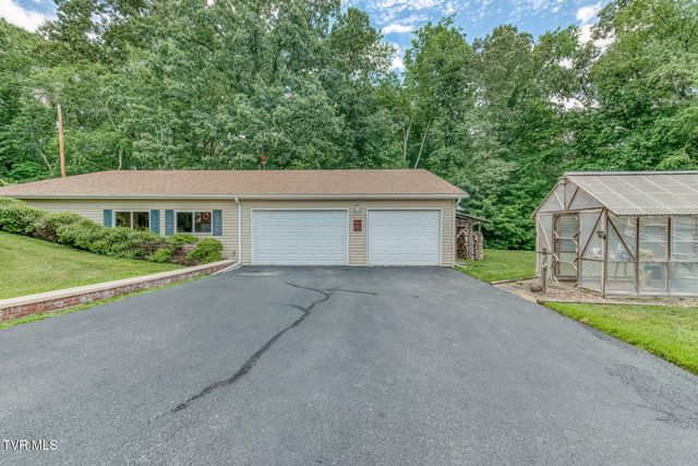 167 Country Acres Drive, Elizabethton, TN 37643