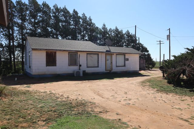 5993 Jaguar Road, Ropesville, TX 79358