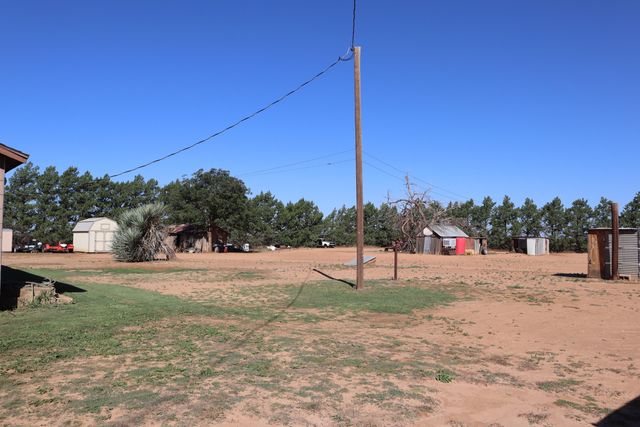 5993 Jaguar Road, Ropesville, TX 79358