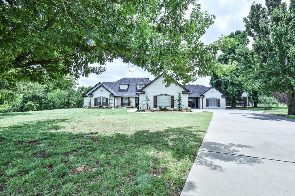 1000 E Whispering Oaks Terrace, Mustang, OK 73064