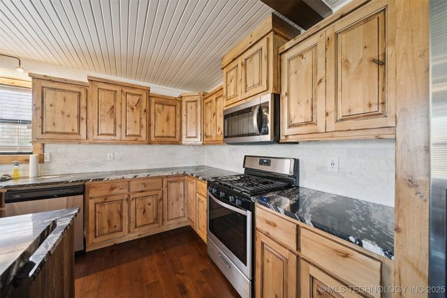 290 E 483 Road, Salina, OK 74365