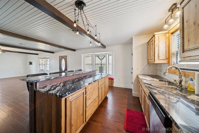 290 E 483 Road, Salina, OK 74365