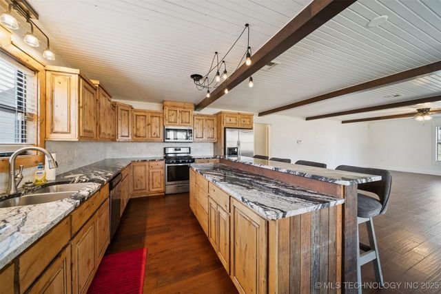 290 E 483 Road, Salina, OK 74365