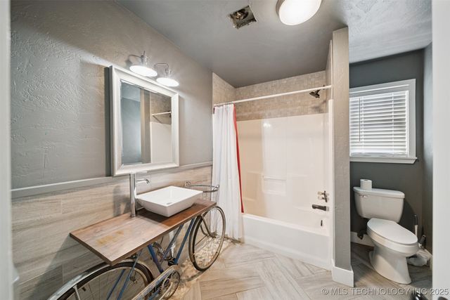 290 E 483 Road, Salina, OK 74365