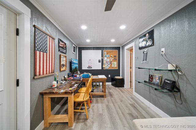 290 E 483 Road, Salina, OK 74365