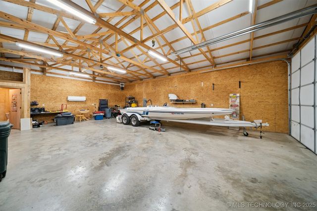 290 E 483 Road, Salina, OK 74365