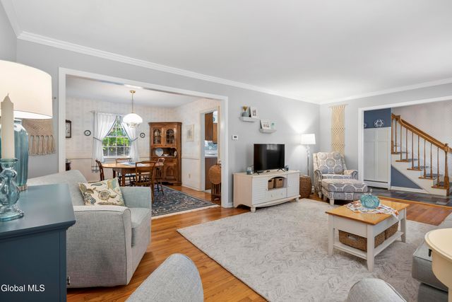 6 Hadel Road, Glenville, NY 12302