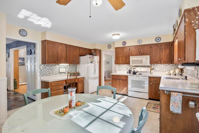 6 Hadel Road, Glenville, NY 12302