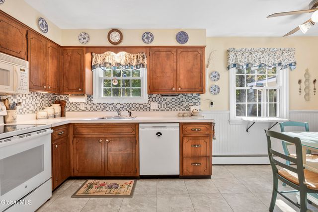 6 Hadel Road, Glenville, NY 12302