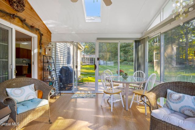 6 Hadel Road, Glenville, NY 12302