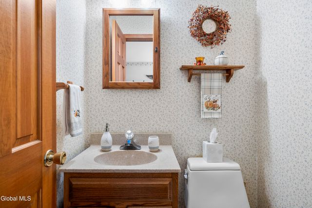 6 Hadel Road, Glenville, NY 12302