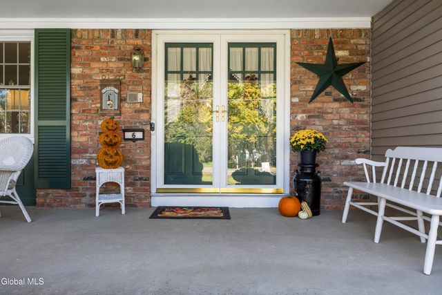 6 Hadel Road, Glenville, NY 12302