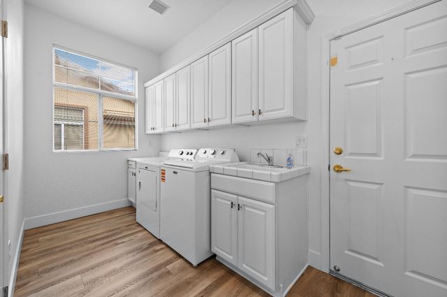 7437 Goose Meadows Way, Roseville, CA 95747