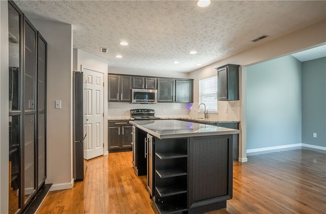 1694 Wimbledon Drive, Fairborn, OH 45324