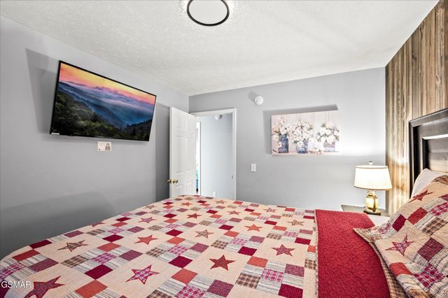 5337 Pittman Center Road, Sevierville, TN 37876