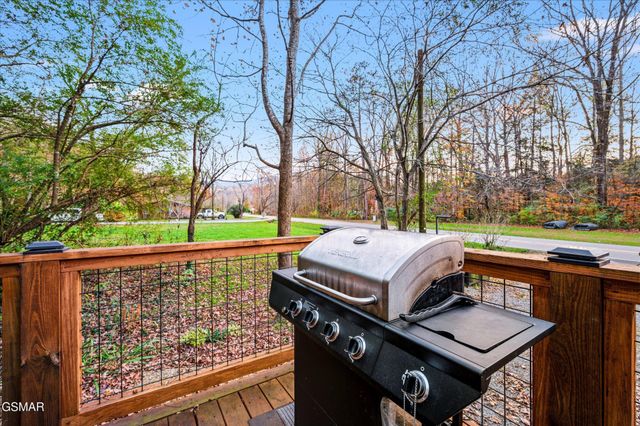 5337 Pittman Center Road, Sevierville, TN 37876