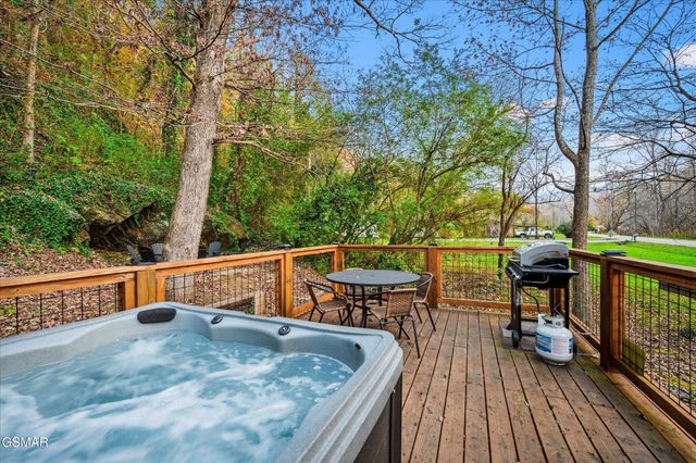 5337 Pittman Center Road, Sevierville, TN 37876