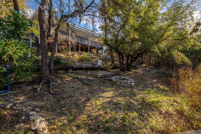 1262 Paradise Dr, Canyon Lake, TX 78133