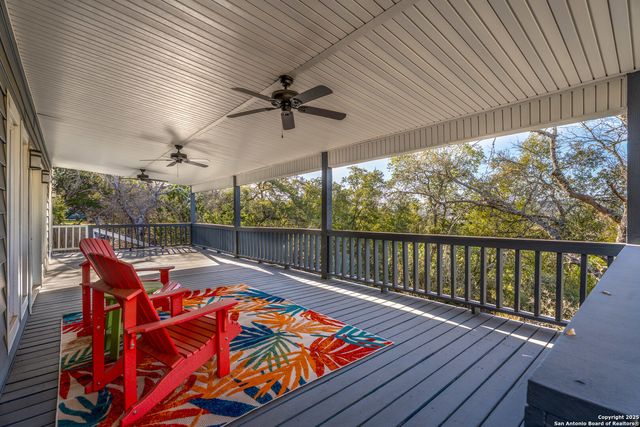 1262 Paradise Dr, Canyon Lake, TX 78133