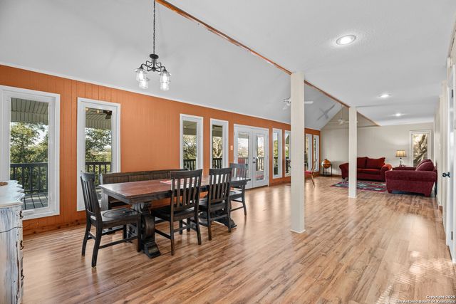 1262 Paradise Dr, Canyon Lake, TX 78133