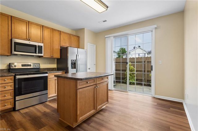 1517 Penton MEWS, Chesapeake, VA 23320