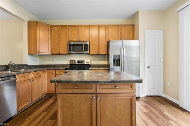 1517 Penton MEWS, Chesapeake, VA 23320