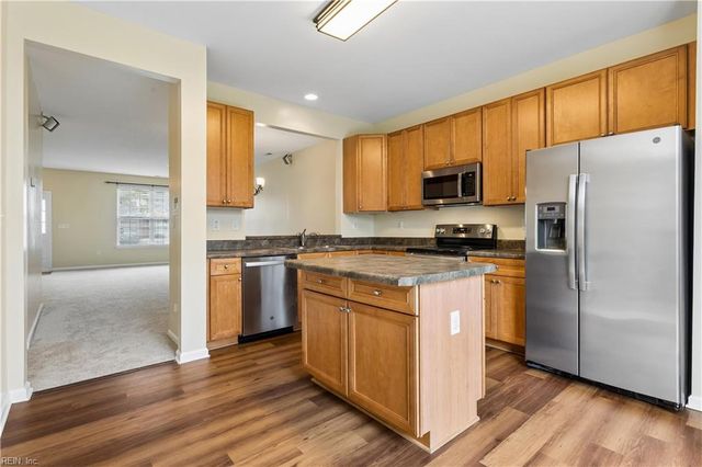 1517 Penton MEWS, Chesapeake, VA 23320