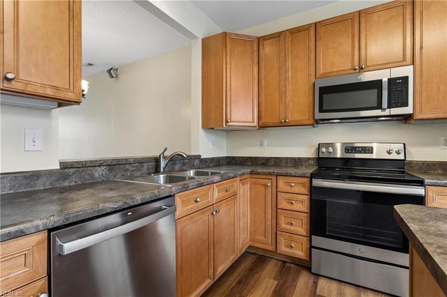 1517 Penton MEWS, Chesapeake, VA 23320