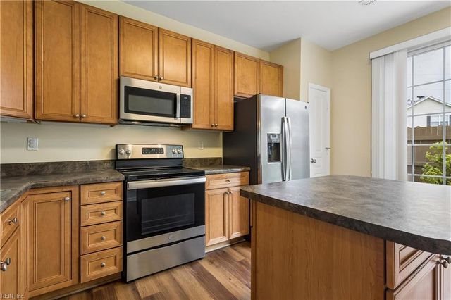 1517 Penton MEWS, Chesapeake, VA 23320