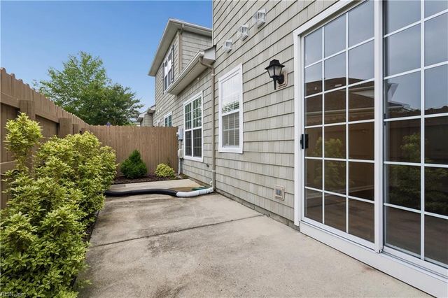 1517 Penton MEWS, Chesapeake, VA 23320